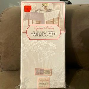 Tablecloth. NWT